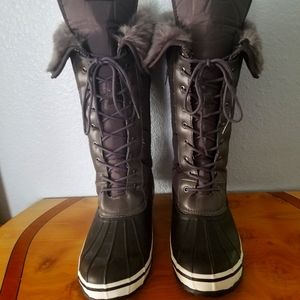 NWT NATURAL REFLECTIONS BOOTS
